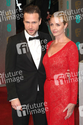 Rafe Spall, Elize du Toit