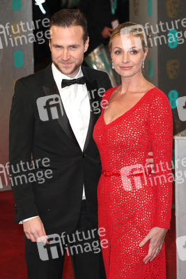 Rafe Spall, Elize du Toit