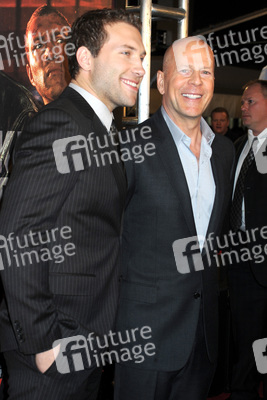 Jai Courtney, Bruce Willis