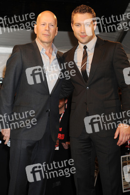 Bruce Willis, Jai Courtney