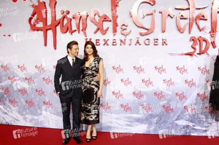 Jeremy Renner, Gemma Arterton