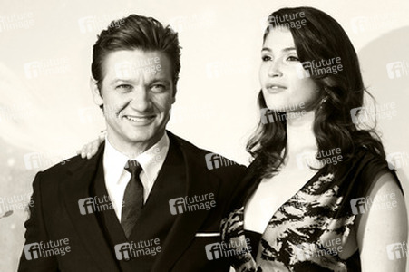Jeremy Renner, Gemma Arterton