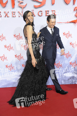 Famke Janssen, Jeremy Renner