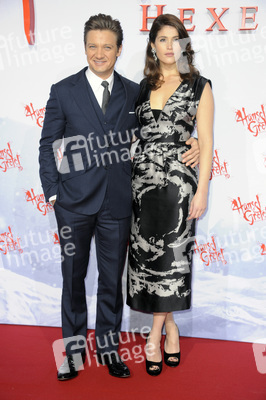 Jeremy Renner, Gemma Arterton