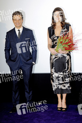 Jeremy Renner, Gemma Arterton
