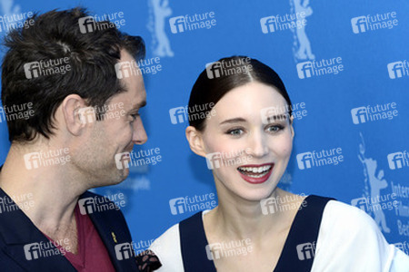 Jude Law, Rooney Mara