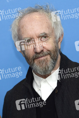 Jonathan Pryce