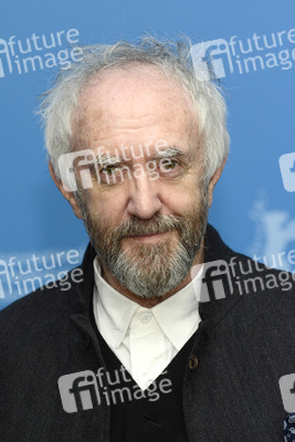 Jonathan Pryce
