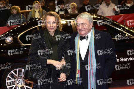 Claude Lanzmann mit Begleitung
