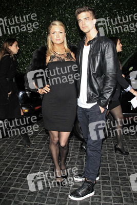 Paris Hilton, River Viiperi