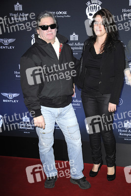 Claude-Oliver Rudolph mit Begleitung