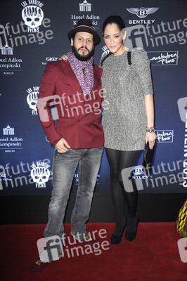 Manuel Cortez, Raffaela Wais