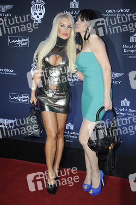 Tatjana Gsell, Djamila Rowe