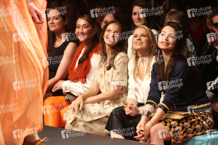 Natalia Wörner, Dünya Yildiz Can, Yvonne Catterfeld, Nova Meierhenrich, Cosma Shiva Hagen