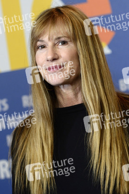 Holly Hunter