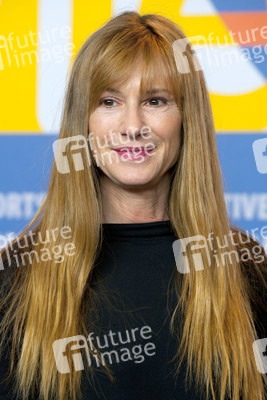 Holly Hunter