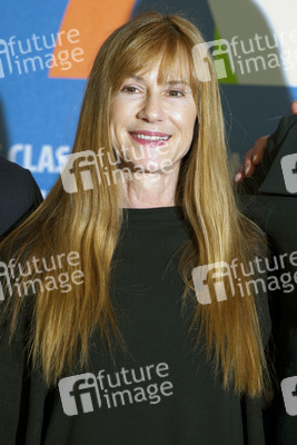 Holly Hunter