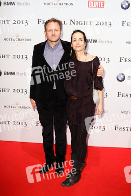 Samuel Finzi mit Gattin