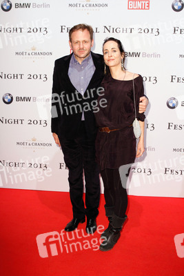 Samuel Finzi mit Gattin