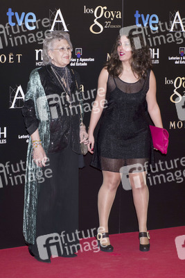 Pilar Bardem mit Begleitung