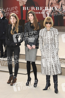 Anna Wintour mit Gästen