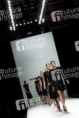 Victorio & Lucchino Models