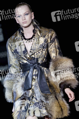 Roberto Verino Model