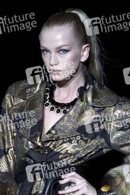 Roberto Verino Model