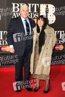 Mitch Winehouse, Janis Winehuouse