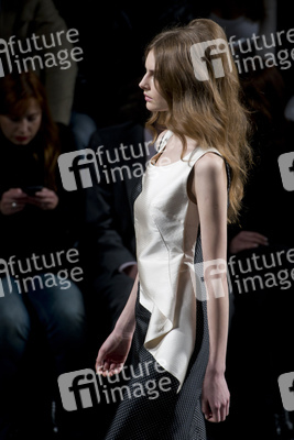 Devota y Lomba Model