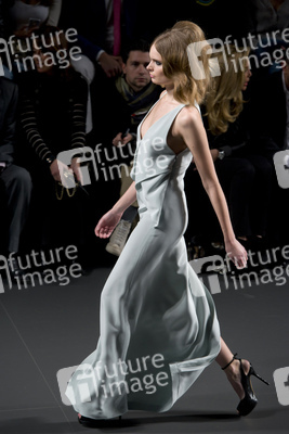 Devota y Lomba Model