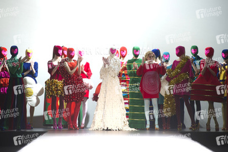 Agatha Ruiz de la Prada mit Models