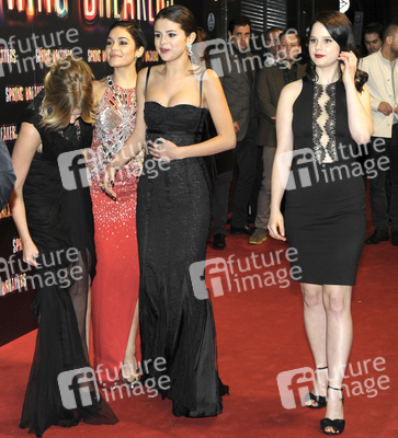 Ashley Benson, Vanessa Hudgens, Selena Gomez, Rachel Korine