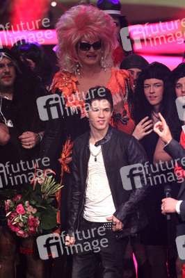 Joey Heindle, Olivia Jones