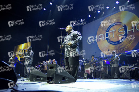 Devere Duckett (Earth Wind & Fire Experience feat. Al McKay Allstars)