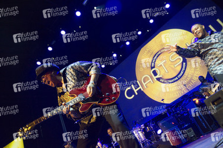 Al McKay, Devere Duckett (Earth Wind & Fire Experience feat. Al McKay Allstars)