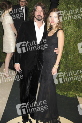 Dave Grohl (Foo Fighters, Queens of the Stone Age, Nirvana, Scream) mit Begleitung