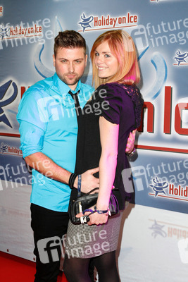 Felix von Jascheroff mit Freundin Lisa Steine