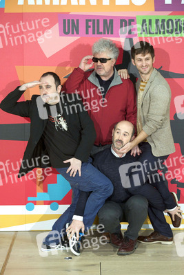 Carlos Areces, Pedro Almodóvar,Javier Cámara, Raúl Arévalo