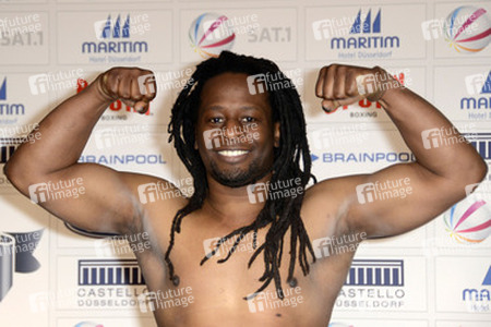 Wiegen zum Sat.1 Promiboxen, Düsseldorf