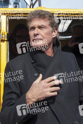 David Hasselhoff protestiert gegen Abbau der Berliner Mauer