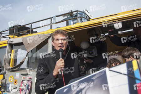 David Hasselhoff protestiert gegen Abbau der Berliner Mauer
