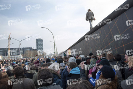 David Hasselhoff protestiert gegen Abbau der Berliner Mauer
