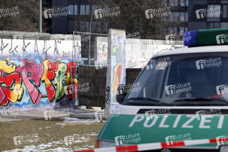 David Hasselhoff protestiert gegen Abbau der Berliner Mauer