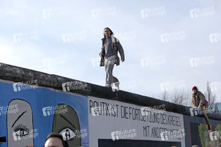 David Hasselhoff protestiert gegen Abbau der Berliner Mauer