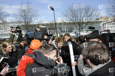 David Hasselhoff protestiert gegen Abbau der Berliner Mauer