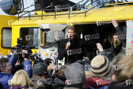 David Hasselhoff protestiert gegen Abbau der Berliner Mauer