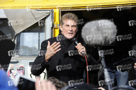 David Hasselhoff protestiert gegen Abbau der Berliner Mauer