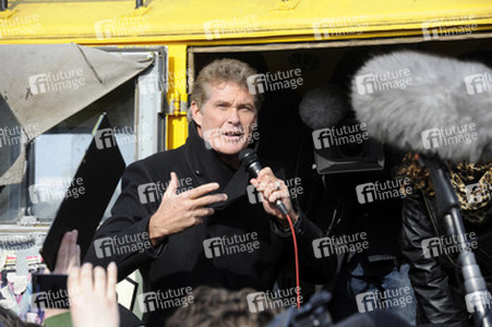 David Hasselhoff protestiert gegen Abbau der Berliner Mauer