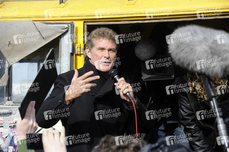 David Hasselhoff protestiert gegen Abbau der Berliner Mauer
